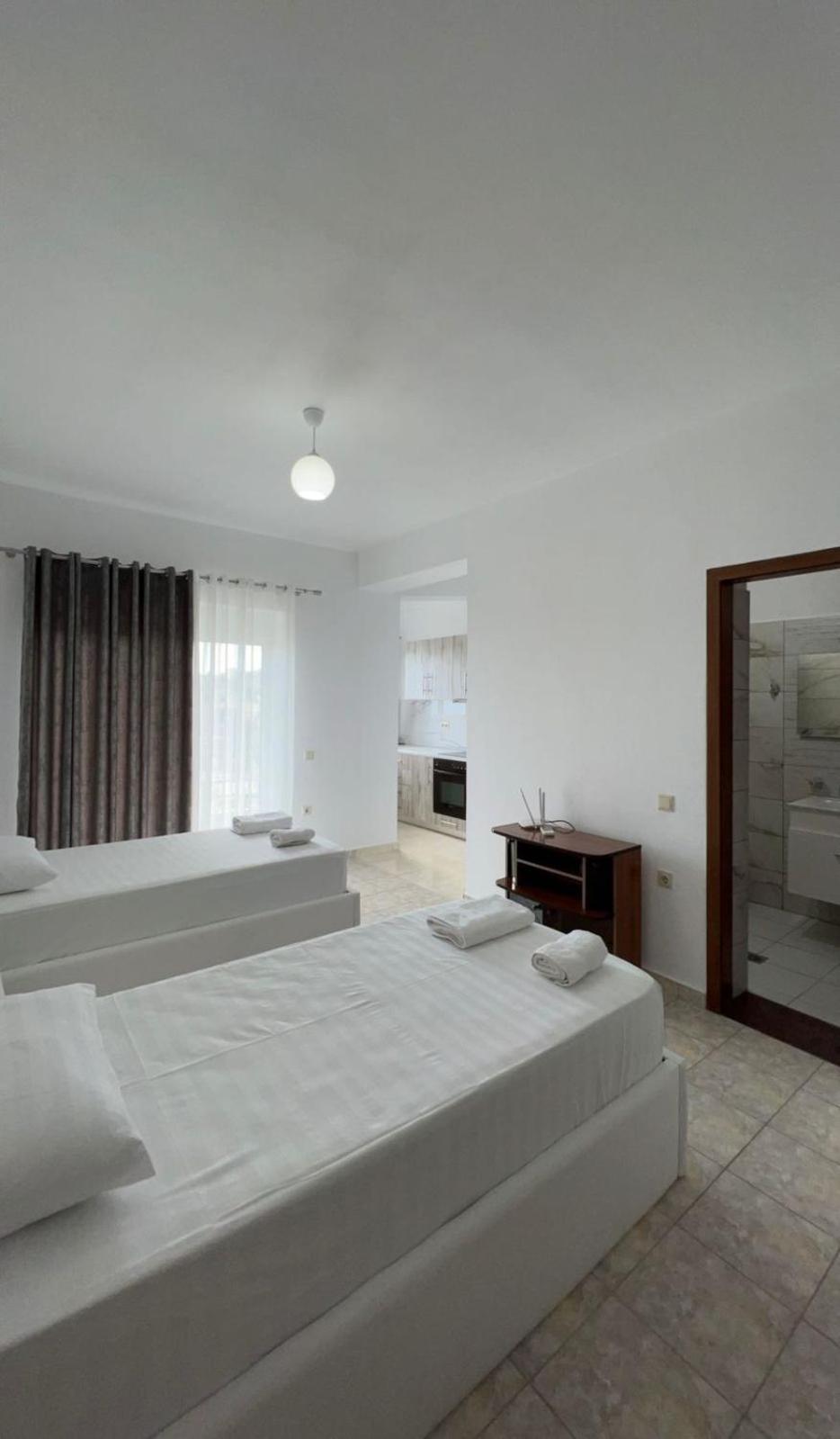 Villa Mirjan Sarandë エクステリア 写真