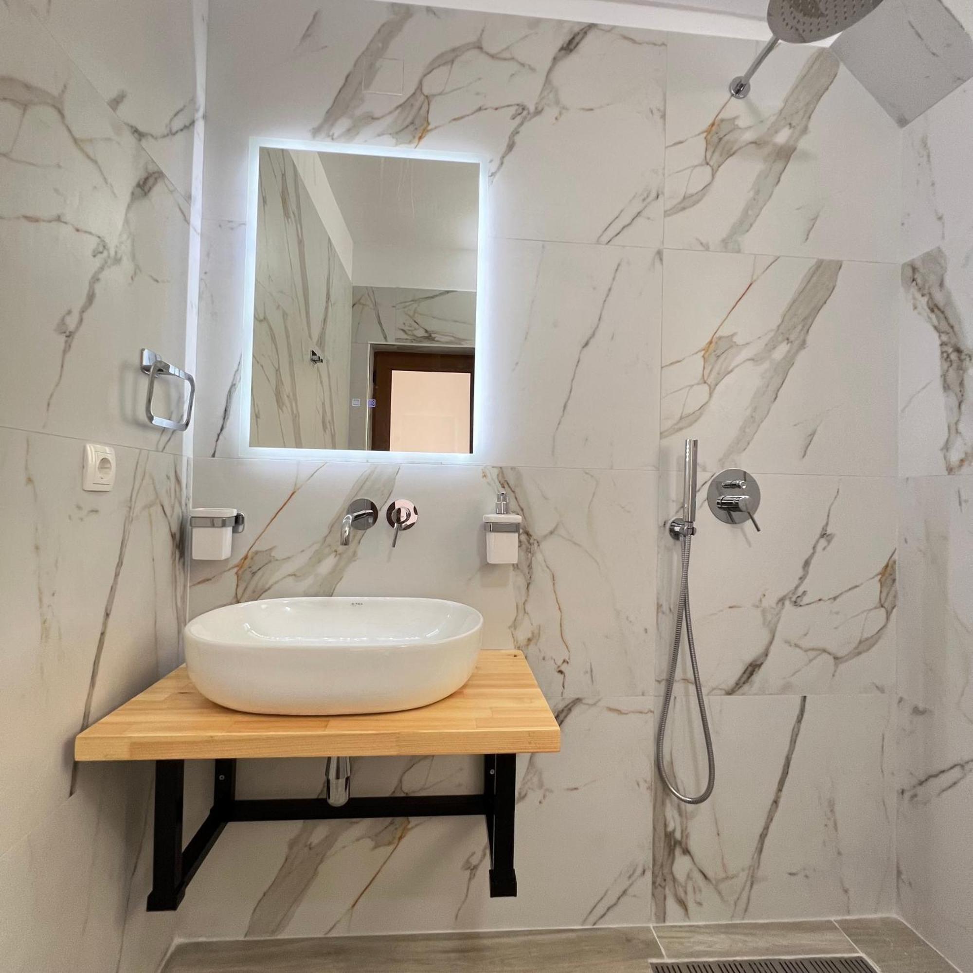 Villa Mirjan Sarandë エクステリア 写真